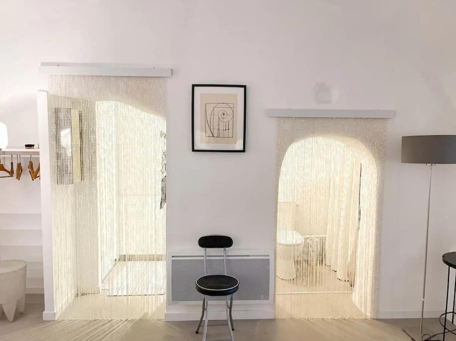 Le Studio Du Marquis Marsanne Bagian luar foto