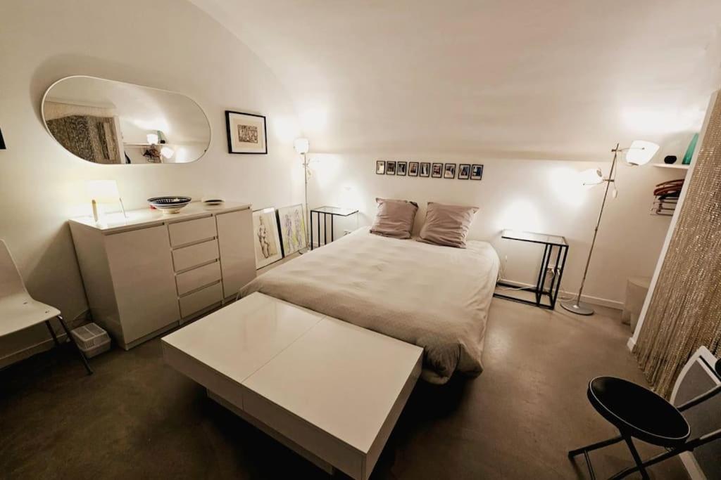Le Studio Du Marquis Marsanne Bagian luar foto